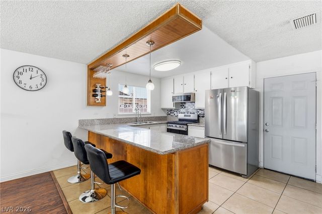 3948 Oakhill Avenue, Las Vegas, NV 89121