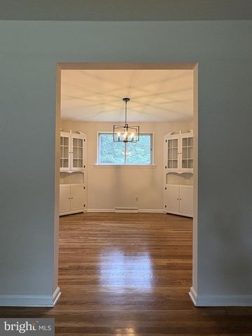 24 WAKEFIELD DR, Newark, DE 19711