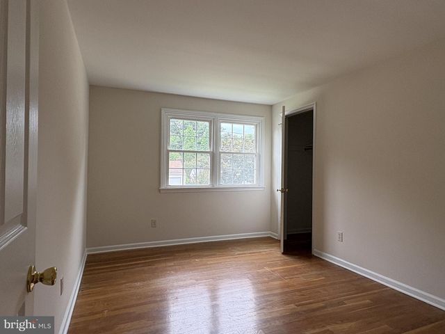 24 WAKEFIELD DR, Newark, DE 19711