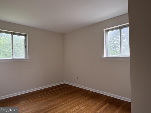 24 WAKEFIELD DR, Newark, DE 19711