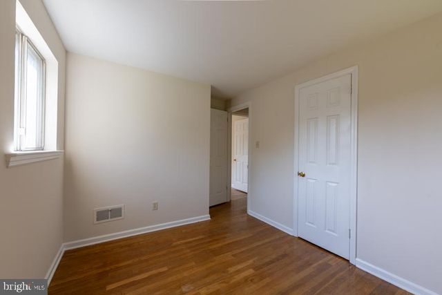 24 WAKEFIELD DR, Newark, DE 19711