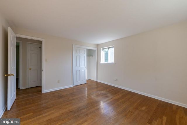 24 WAKEFIELD DR, Newark, DE 19711