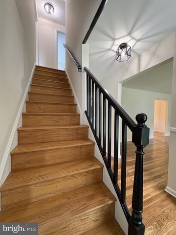 24 WAKEFIELD DR, Newark, DE 19711