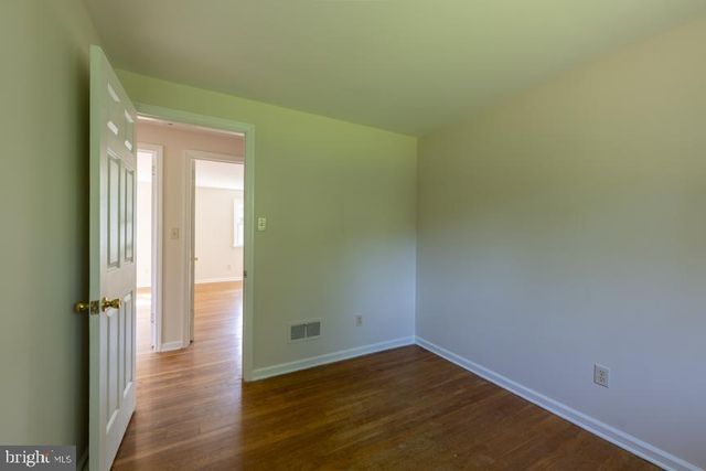 24 WAKEFIELD DR, Newark, DE 19711