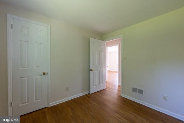 24 WAKEFIELD DR, Newark, DE 19711