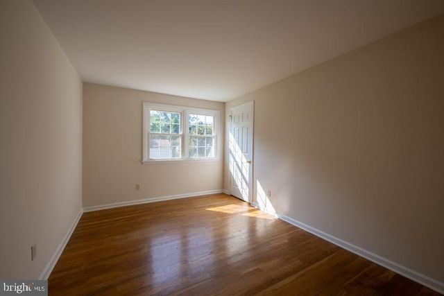24 WAKEFIELD DR, Newark, DE 19711
