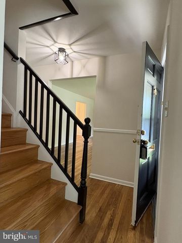 24 WAKEFIELD DR, Newark, DE 19711