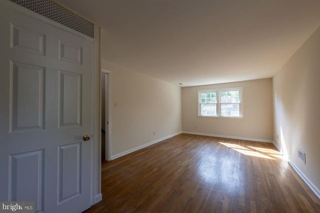 24 WAKEFIELD DR, Newark, DE 19711