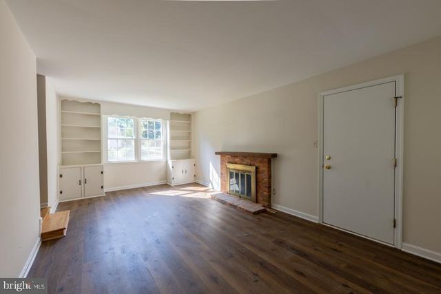 24 WAKEFIELD DR, Newark, DE 19711