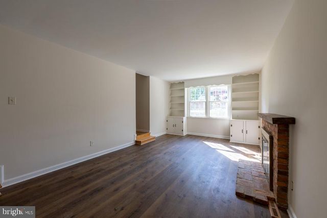 24 WAKEFIELD DR, Newark, DE 19711