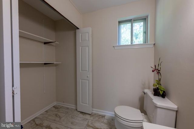 24 WAKEFIELD DR, Newark, DE 19711