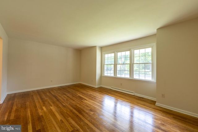 24 WAKEFIELD DR, Newark, DE 19711