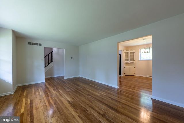 24 WAKEFIELD DR, Newark, DE 19711