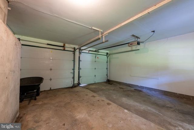 24 WAKEFIELD DR, Newark, DE 19711