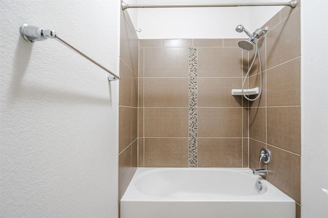 3304 Mendips LN, Pflugerville, TX 78660