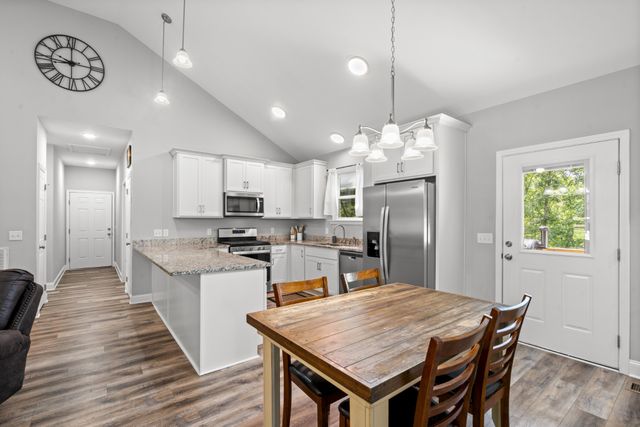 1505 E Piney Rd, Dickson, TN 37055