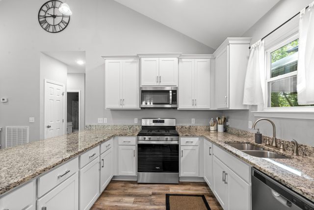 1505 E Piney Rd, Dickson, TN 37055
