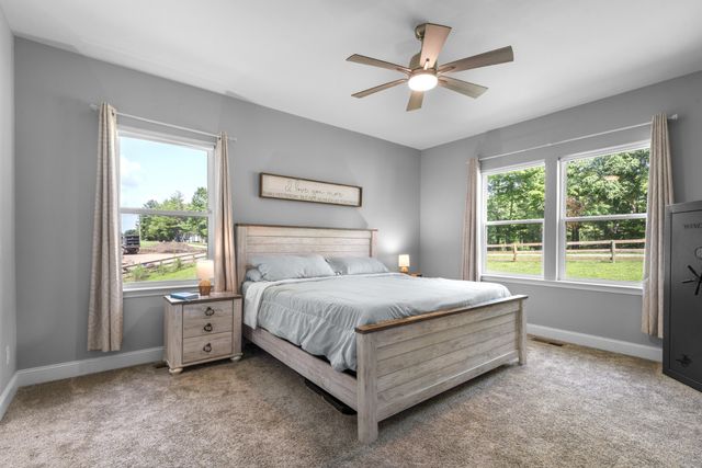 1505 E Piney Rd, Dickson, TN 37055