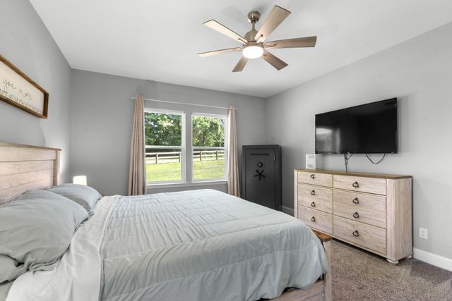 1505 E Piney Rd, Dickson, TN 37055