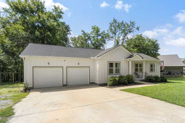 1505 E Piney Rd, Dickson, TN 37055