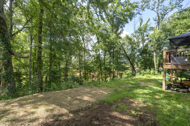 1505 E Piney Rd, Dickson, TN 37055