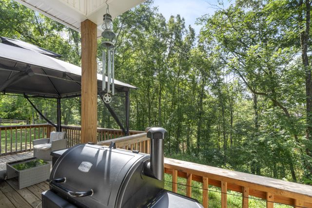 1505 E Piney Rd, Dickson, TN 37055