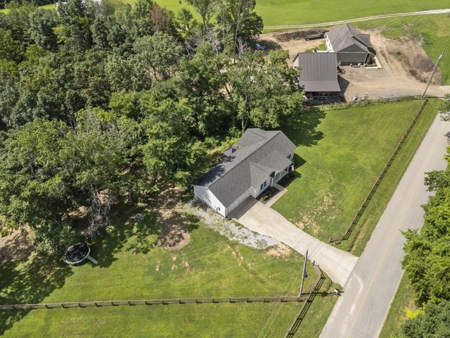 1505 E Piney Rd, Dickson, TN 37055