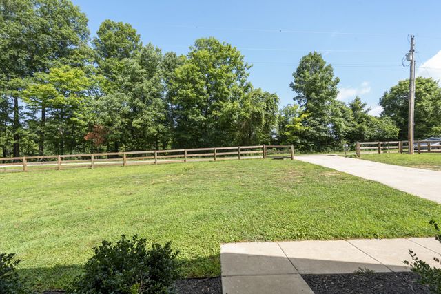1505 E Piney Rd, Dickson, TN 37055
