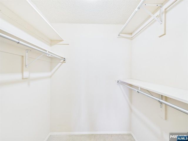 300 Winston 2215, Cliffside Park, NJ 07010