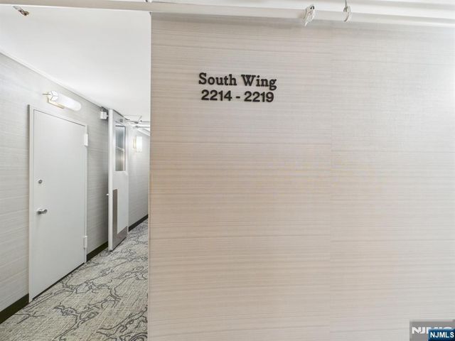 300 Winston 2215, Cliffside Park, NJ 07010