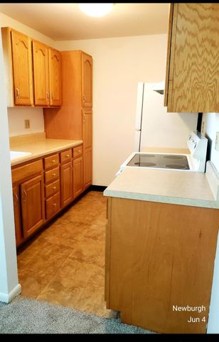 20 Pierces Road 61, Newburgh, NY 12550