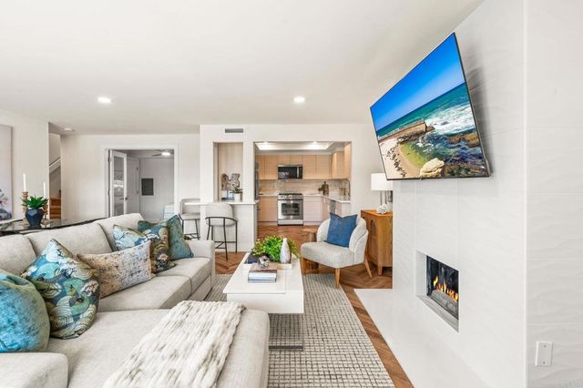 90 Montego Court, Coronado, CA 92118