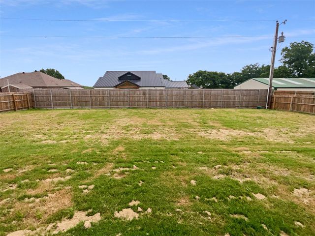 5565 Justine Place, Fort Worth, TX 76126