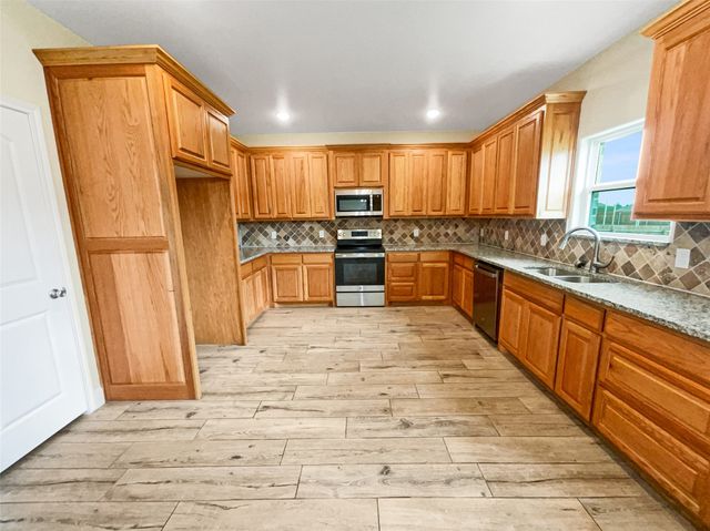 5565 Justine Place, Fort Worth, TX 76126