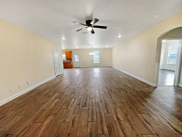5565 Justine Place, Fort Worth, TX 76126