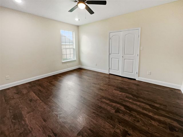 5565 Justine Place, Fort Worth, TX 76126