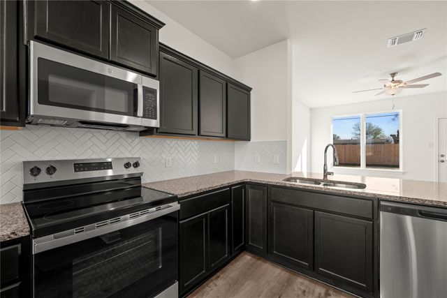 117 Adaline Bend, Mcgregor, TX 76657