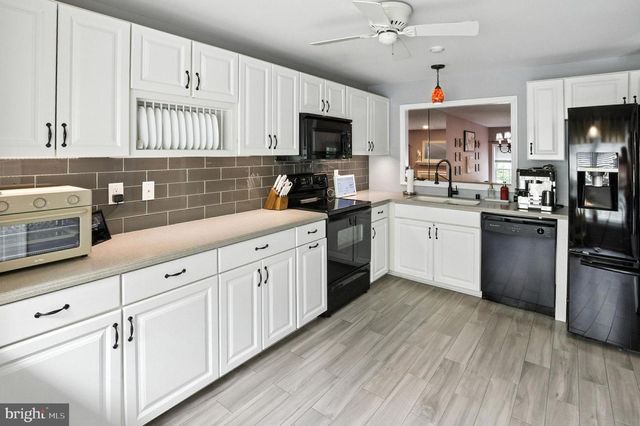 102 ROSEMAN CT, Newark, DE 19711