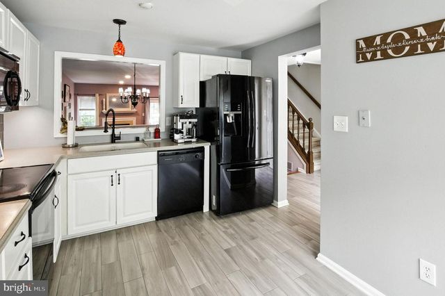102 ROSEMAN CT, Newark, DE 19711