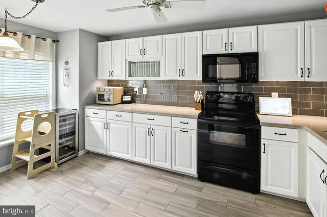 102 ROSEMAN CT, Newark, DE 19711