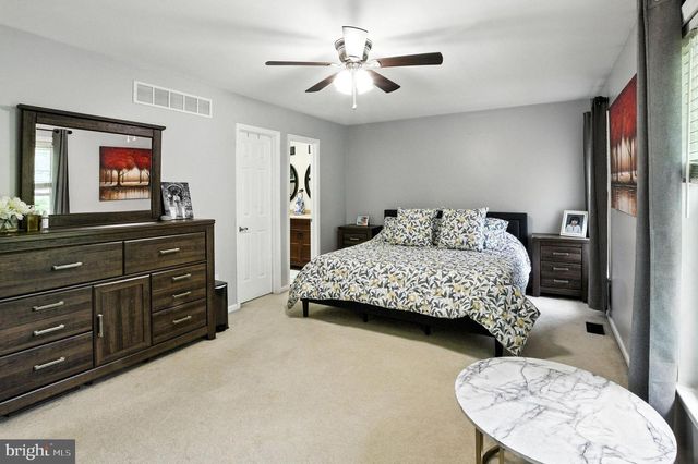 102 ROSEMAN CT, Newark, DE 19711