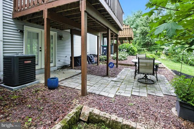 102 ROSEMAN CT, Newark, DE 19711