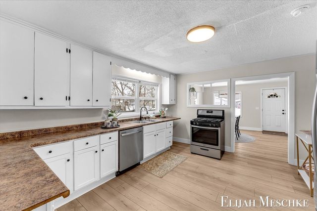 2847 Mc Dermott Street, Norton Shores, MI 49444