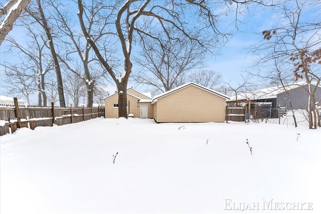 2847 Mc Dermott Street, Norton Shores, MI 49444