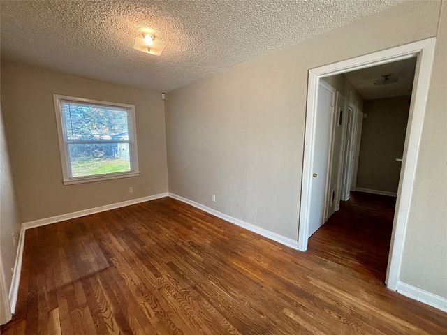 5856 Trigg Drive, Westworth Village, TX 76114