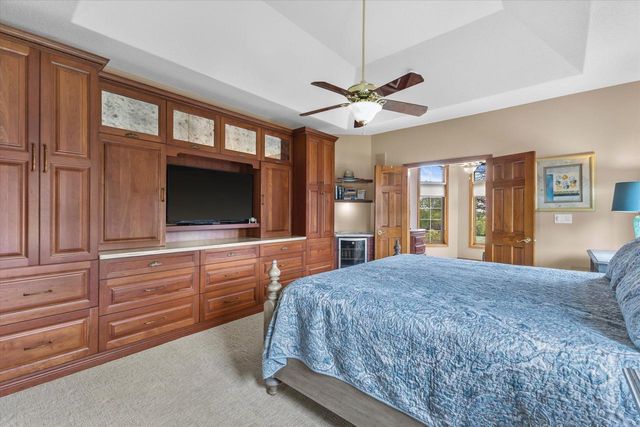 W287N921 Bedouin COURT, Waukesha, WI 53188