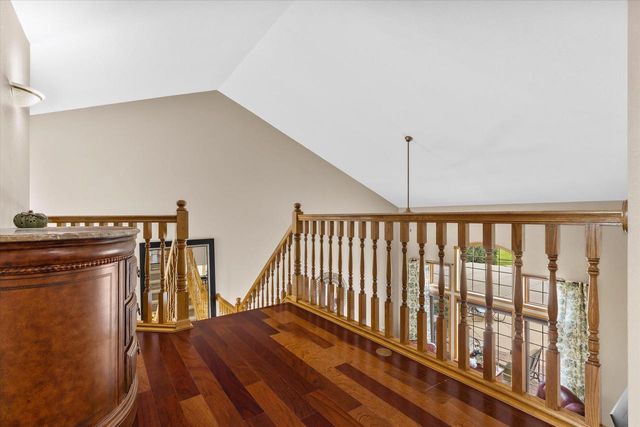 W287N921 Bedouin COURT, Waukesha, WI 53188
