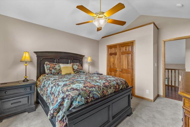 W287N921 Bedouin COURT, Waukesha, WI 53188
