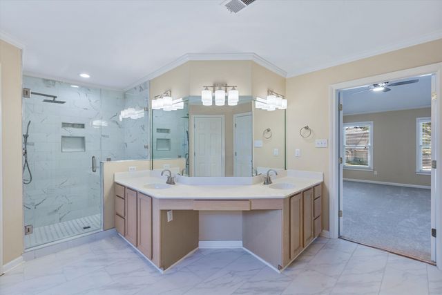 9656 DRAYTON HALL LN, Germantown, TN 38139