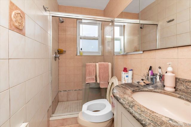 30 Stoner Avenue 3O, Great Neck, NY 11021